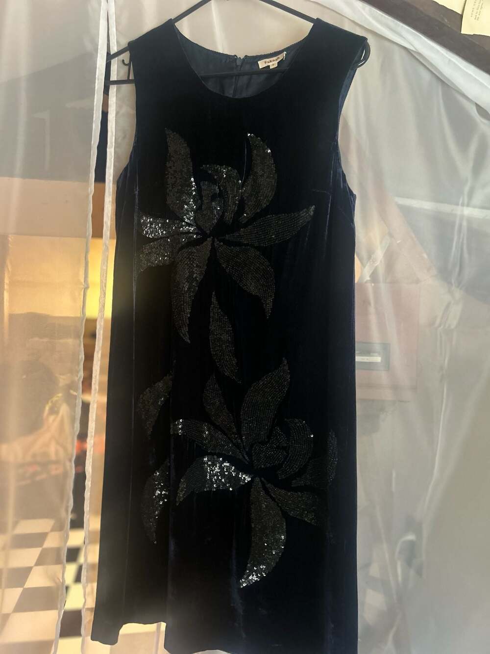PAROSH Black Velvet Sleeveless Dress with Sequin Floral Applique